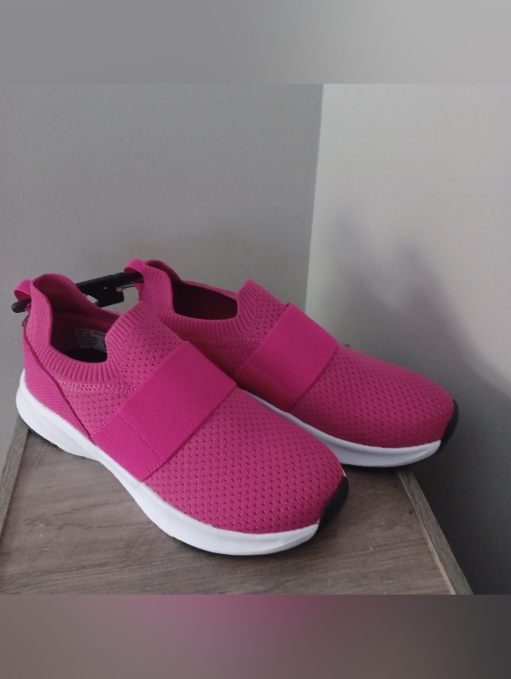 Athletic Works Mesh Slip On Sneakers Sz 8